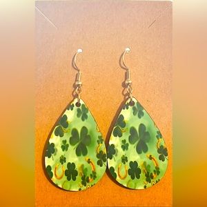 St. Patrick’s teardrop earrings